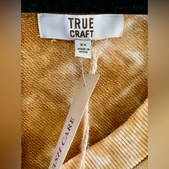 NWT True Craft Women's V-Neck Tie-Dye Sweatshirt - Gold, Pink, Orange, Green - Picture 3 of 7